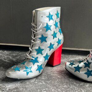 NON BLONDE Starstruck Leather Boot Sz 6 SILVER STARS NB1799 HEELs Coachella edc